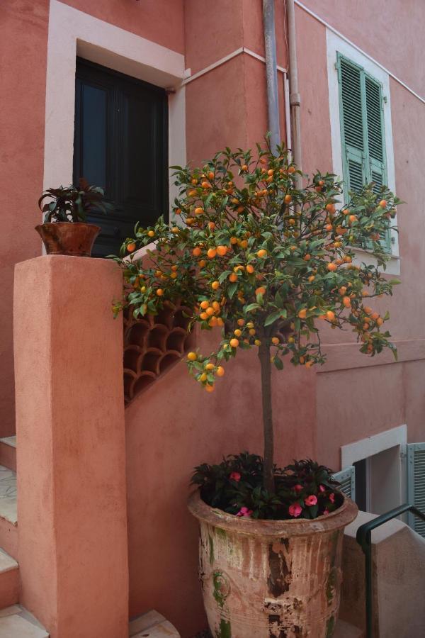 Agreable 3 Pieces Climatise Avec Vue Mer Et Parking Villefranche-sur-Mer Exterior photo