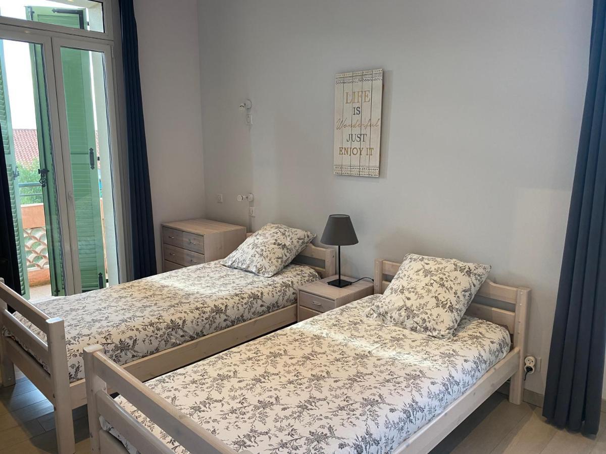 Agreable 3 Pieces Climatise Avec Vue Mer Et Parking Villefranche-sur-Mer Exterior photo